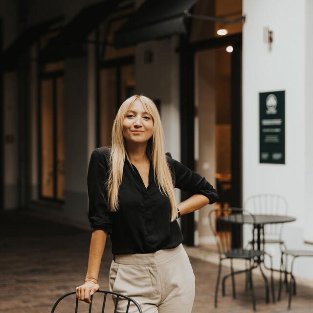 Laura D├ñhn
